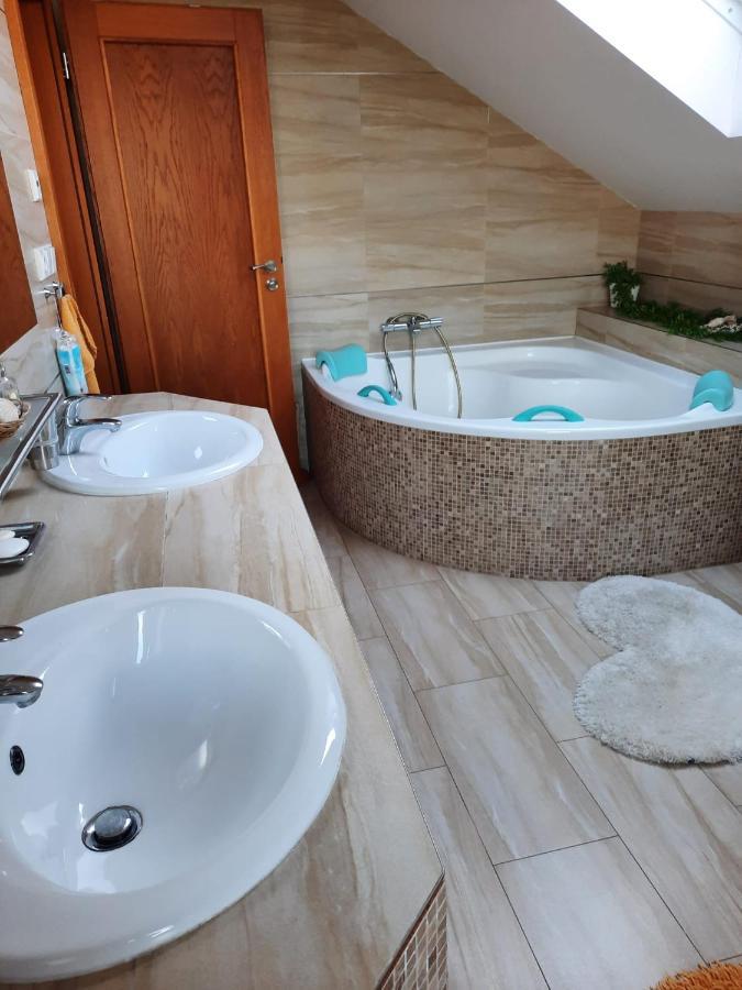 Apartman מיקולוב מראה חיצוני תמונה